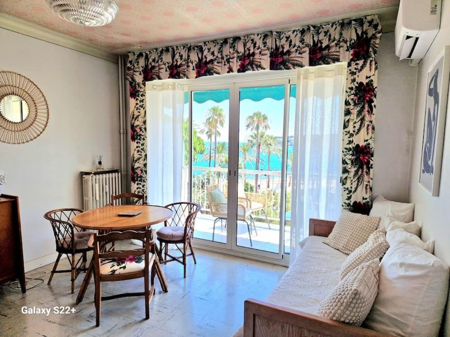 Apartment Cozy Studio, Sea View, Old Town, Near Beaches Antibes